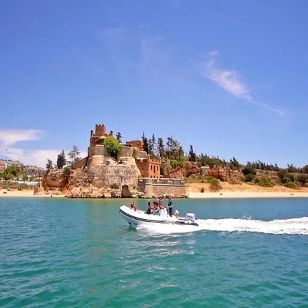 Located In The Heart Of Carvoeiro (Lagoa)